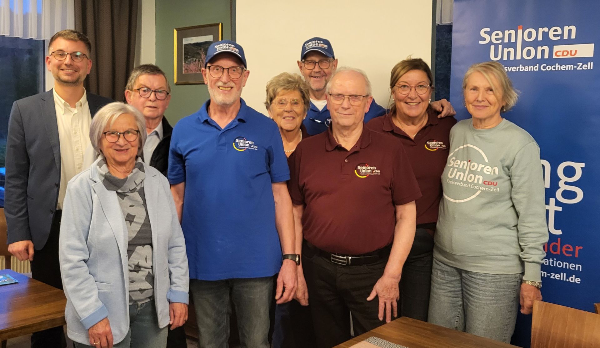 Vorstand: Hinten v.l.n.r.: MdL Jens Münster, Josef Wältermann, Barbara Grünhäuser, Karl Otto Gippert Anne Kochems. Vorne v.l.n.r.: Renate Lergenmüller, Karl Heinz Beuren, Elmar Weber und Marlies Schuch.